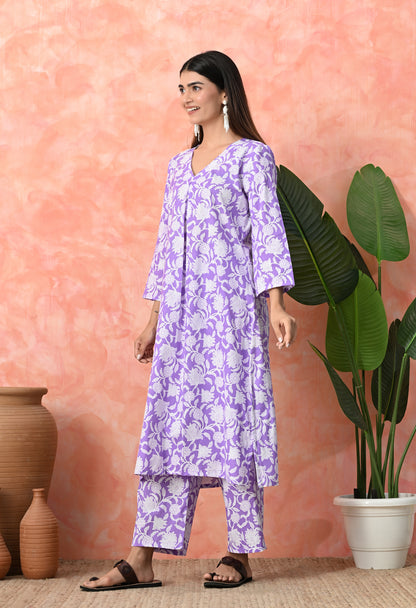 Lavender Floral Printed Rayon Kurta Set with V-Neck & Side Pocket