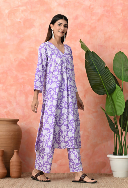 Lavender Floral Printed Rayon Kurta Set with V-Neck & Side Pocket