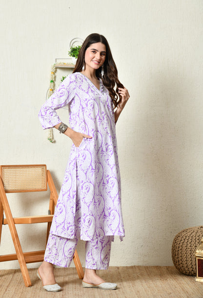 Lavender Heritage Paisley Printed Rayon Kurta Set with Lace Neckline & Side Pocket