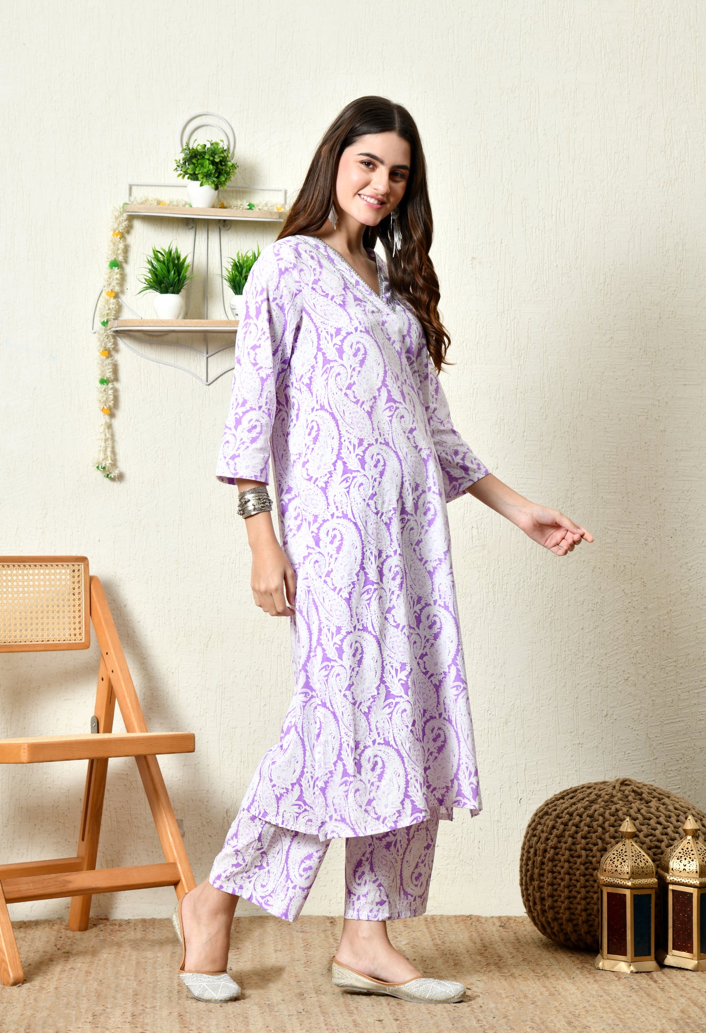 Lavender Heritage Paisley Printed Rayon Kurta Set with Lace Neckline & Side Pocket